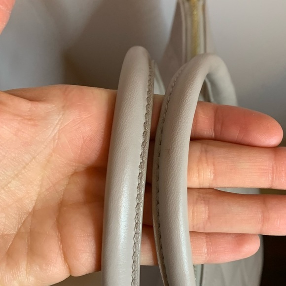 Medium size, Quilted, Kate Spade purse. - Picture 4 of 9